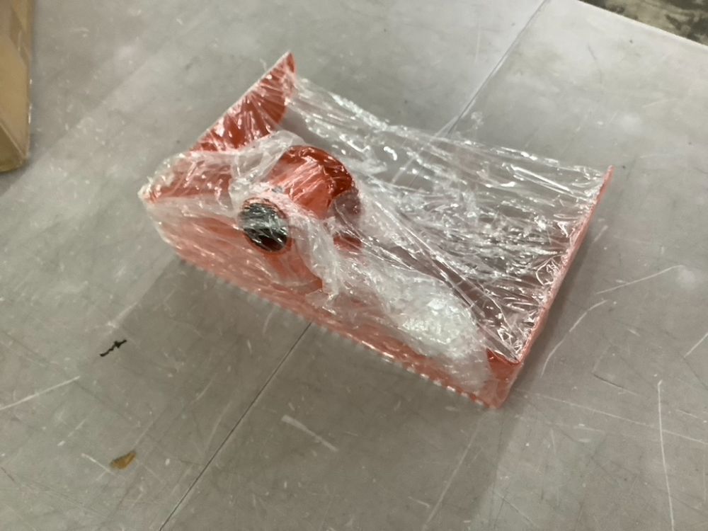 Hand Push Turf Installation Tool Glue/Adhesive Spreader - Image 4 - Lot 674