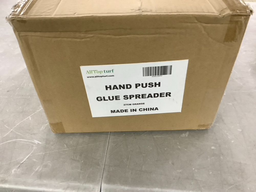 Hand Push Turf Installation Tool Glue/Adhesive Spreader - Image 5 - Lot 674