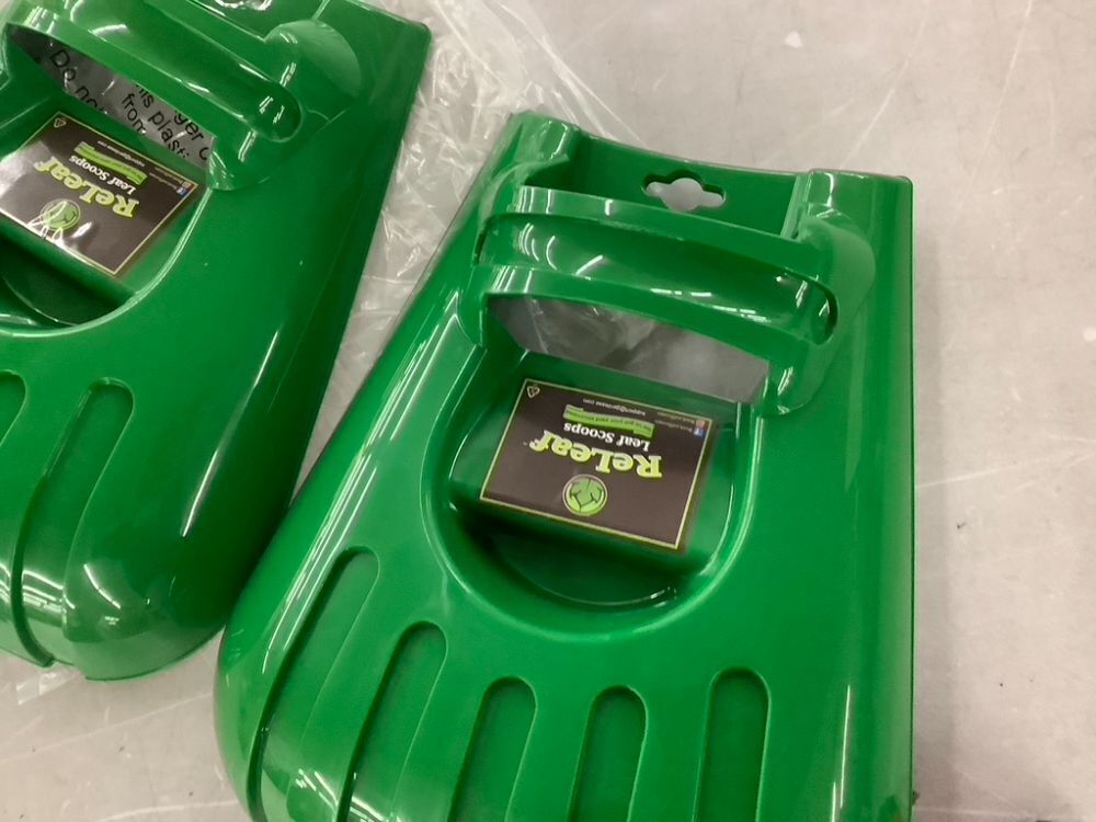 Hand Held Rakes for Fast Leaf, Lawn & Grass Removal - Image 4 - Lot 676