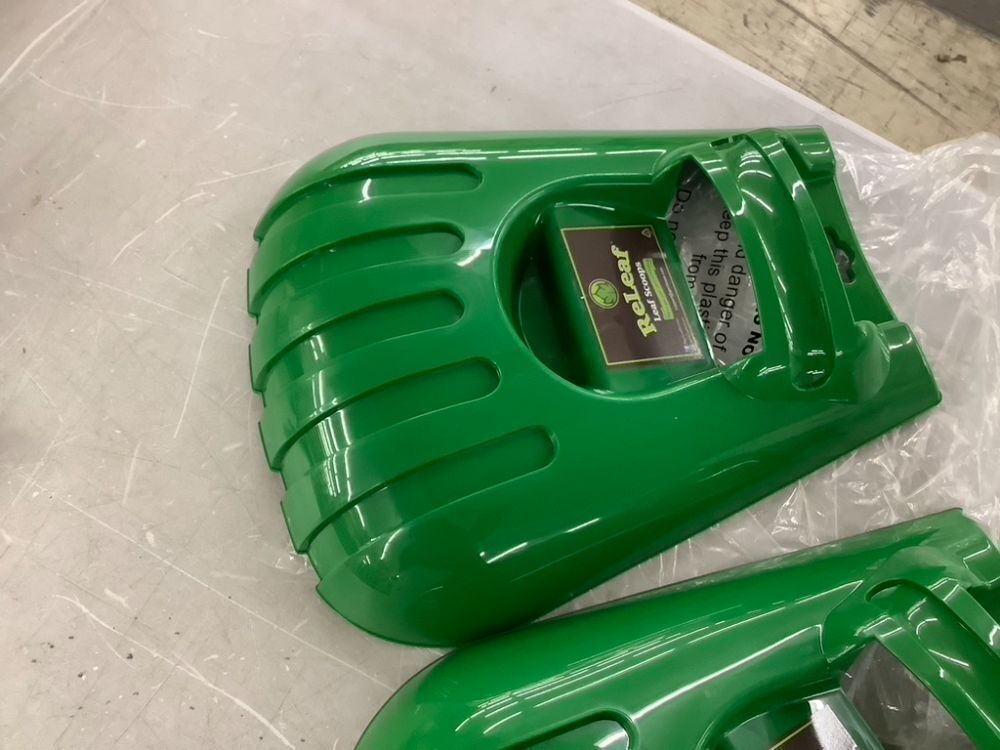 Hand Held Rakes for Fast Leaf, Lawn & Grass Removal - Image 5 - Lot 676