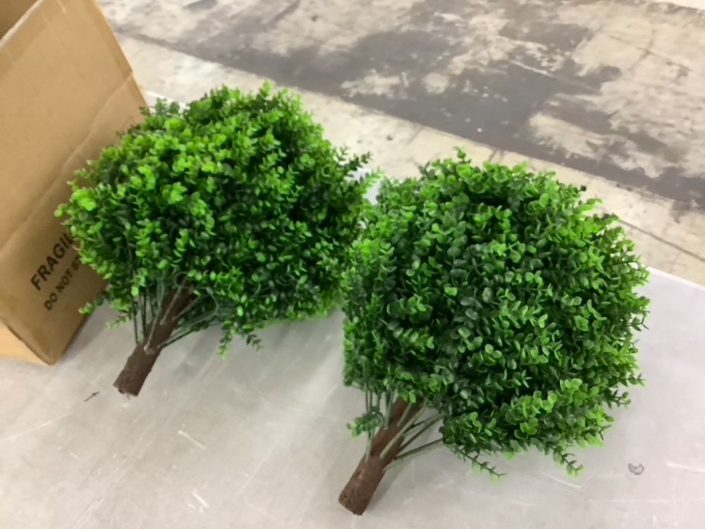 Artificial Topiary Balls with Ground Spike, Set of 2 - Image 3 - Lot 679