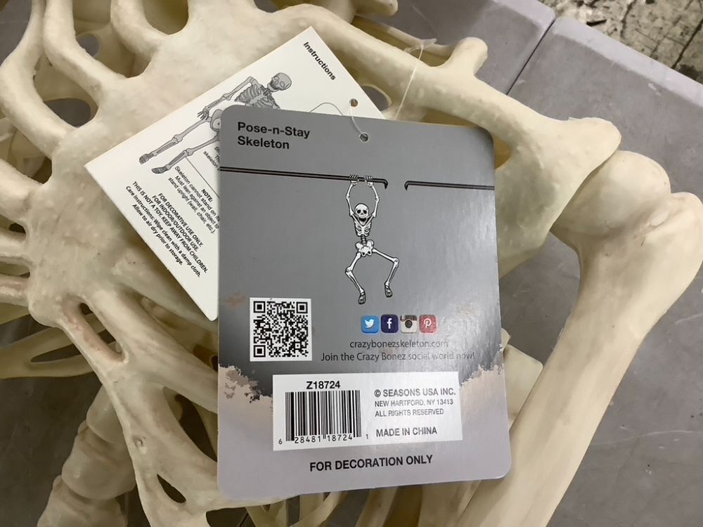 Crazy Bonez Original Pose-N-Stay Halloween Skeleton, 5 FT - Image 5 - Lot 680