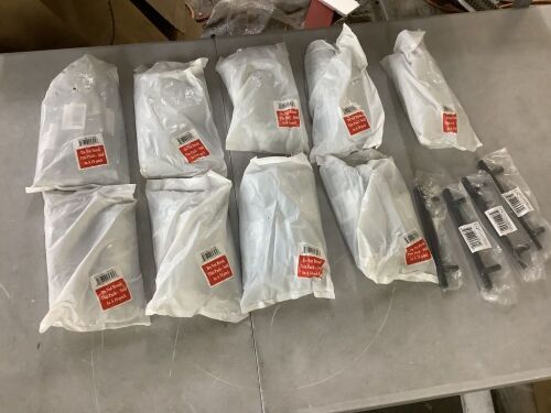 Lot of (8) GLIDERITE 5 in. Matte Black Solid Cabinet Handle Drawer Bar Pulls (10-Pack) - Lot 739JF