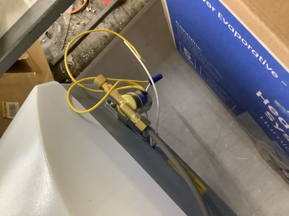 AprilAire Model 400 m Water Saver 17 Gal. for up to 5,000 sq. ft. Whole-House Evaporative Humidifier With Manual Control - Image 4 - Lot 743JF