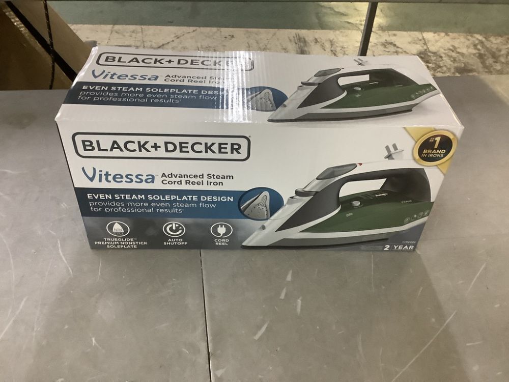 BLACK+DECKER Vitessa Advanced Steam Iron with Retractable Cord - Image 2 - Lot 747JF