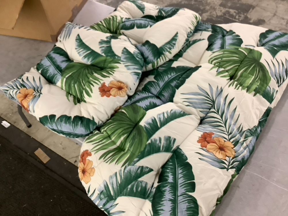 Outdoor Patio Furniture Cushions - Image 3 - Lot 760