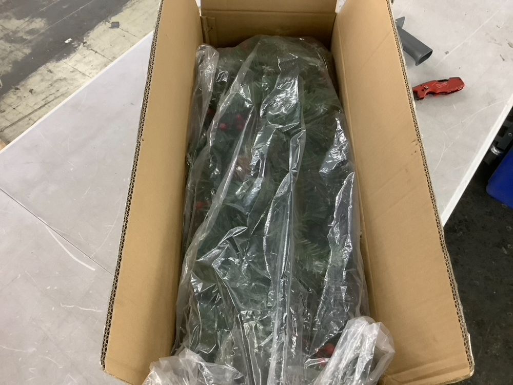 9Ft Pre-Lit Christmas Garland W/ 2-In-1 Led Lights - Image 4 - Lot 761