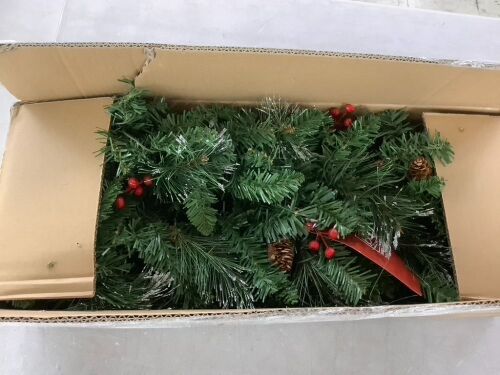 9Ft Pre-Lit Christmas Garland W/ 2-In-1 Led Lights - Lot 770