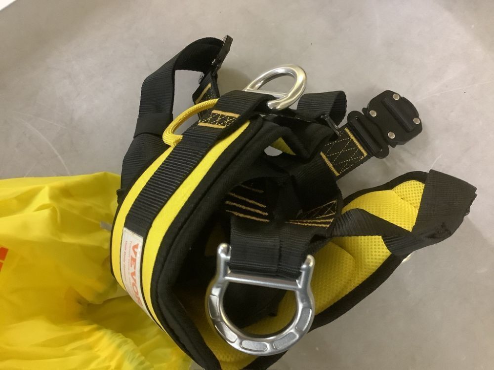 VEVOR Half Body Safety Harness with Added Padding on Waist and Leg 340 lbs. - Image 3 - Lot 445JF