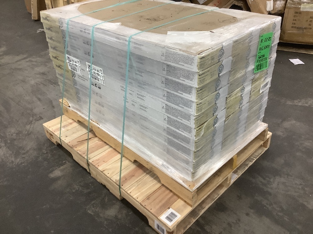 717 sq. ft. - (30) Cases of TrafficMaster Camden Lake Oak 7 mm T x 8 in. W Laminate Wood Flooring (23.9 sqft/case) - Image 4 - Lot 9JF