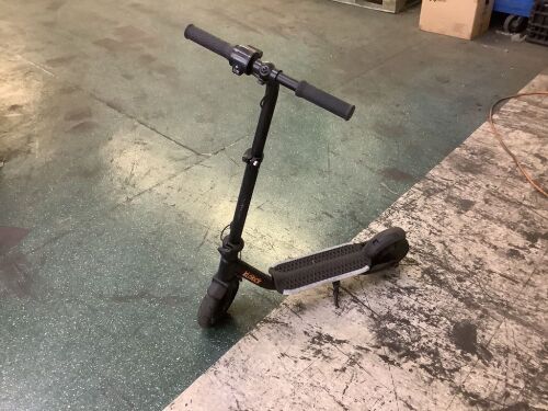 Electric Scooter - No Charger - Lot 545