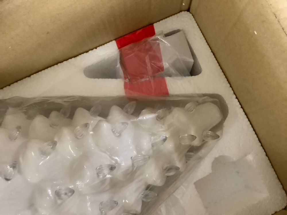 Pre-Lit Ceramic Tabletop Christmas Tree with Lights- 15in - Image 4 - Lot 695