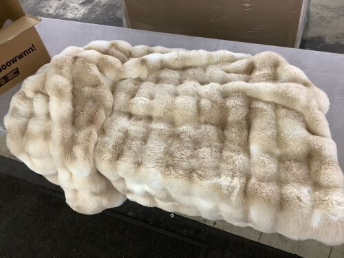 Faux Fur Throw Blanket, 50" x 60" - Lot 798