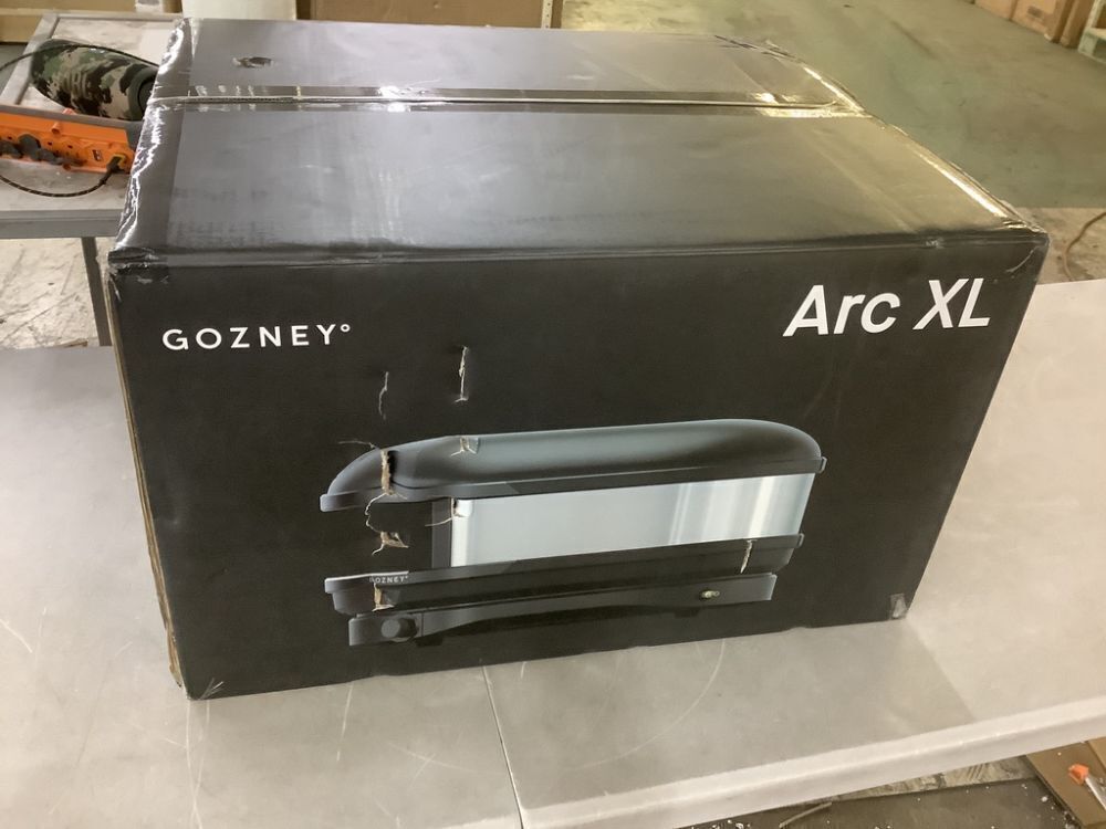 GOZNEY Arc XL Propane Outdoor Pizza Oven in Off-Black - Image 2 - Lot 5JF
