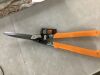 Fiskars Pro 9 in. Steel High Carbon Blades Aluminum Handled Hedge Shears - Thumbnail 2