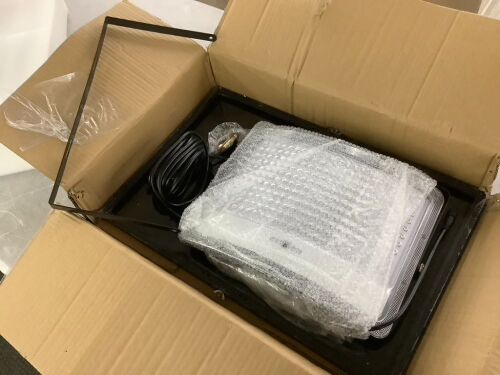 Solar Flood Light - Lot 725