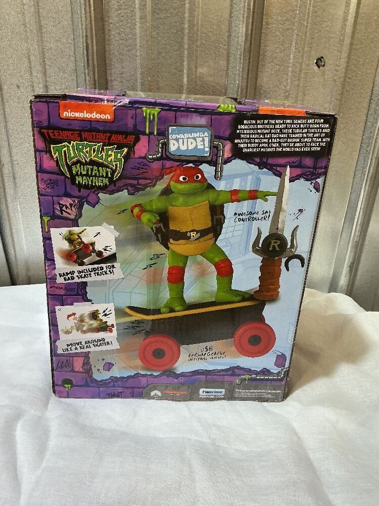 Teenage Mutant Ninja Turtles Raphael Cowabunga Skate 12.6" RC - Movie - Image 2 - Lot 16