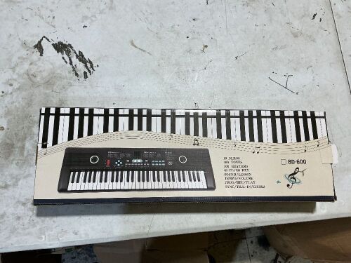 61-Key Electronic Piano, Portable Keyboard with Built-In Speaker, Microphone, Sheet Stand and Power Supply for Beginners, Black - Lot 34