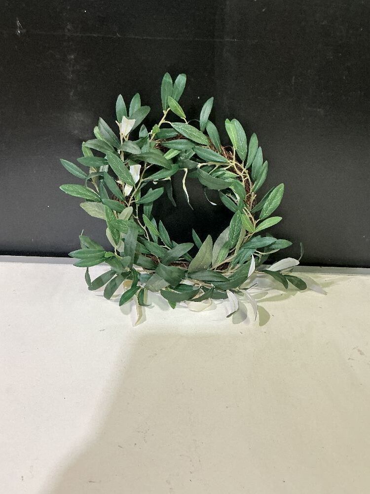4 small wreaths and small wicker basket - Image 2 - Lot 50