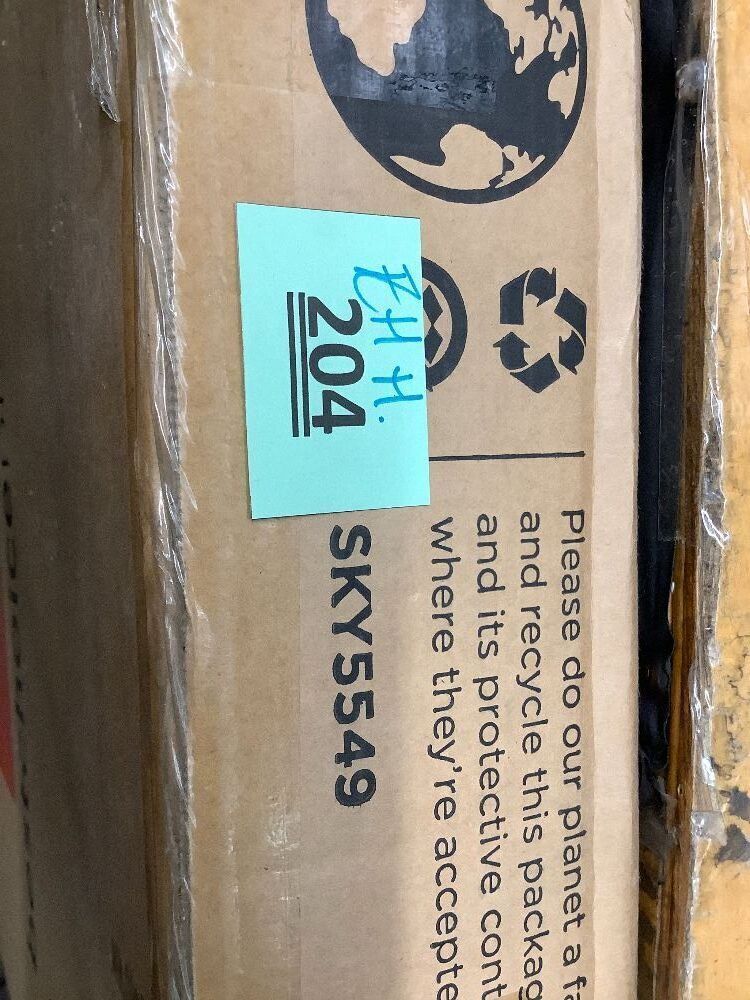 31.5in 3-Panel Freestanding Wooden Pet Gate w/ Door, Support Feet - Image 3 - Lot 204