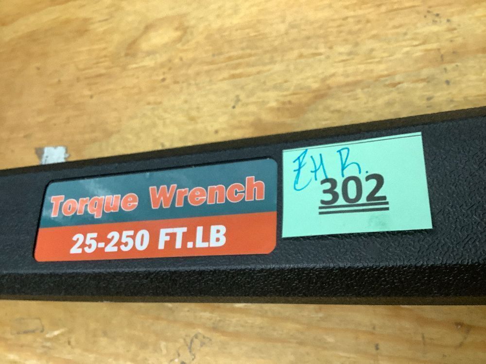 1/2-Inch Drive Click Torque Wrench, 25-250 Ft.Lb, 72-Tooth Dual-Direction Adjustable Torque Wrench, ±3% High Precision for Car, Truck, Tractor, Heavy Machinery Maintenance - Image 4 - Lot 302