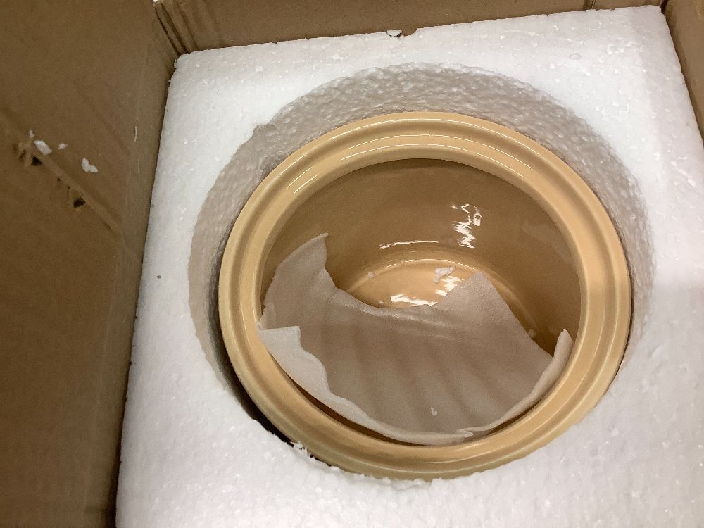 Premium Sourdough Bread Starter Kit,64 oz Large Ceramic Sourdough Jar with Lid for Sourdough Bread Baking - Image 2 - Lot 326