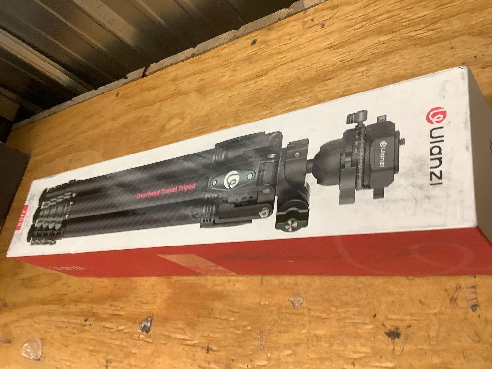 ULANZI JJ05 72.4" Carbon Fiber Tripod, Overhead Camera Tripod w Central Column and UKA Quick Release Plate for Cameras/DSLR/Projector/Camcorder, Horizontal Stand, Weight 3.43lbs, Maxload 39.7 lbs - Image 3 - Lot 386