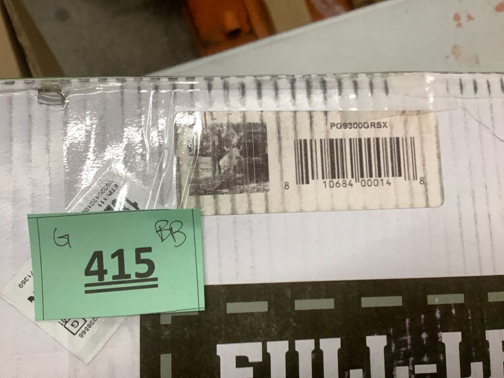 Pet Gear supertraX Ramps for Dogs and Cats, Maximum Traction Surface, Portable/Easy-Fold (No Tools Required), Built in Handle for Travel, 42-71 Inches Long, Supports 150-200lbs - Image 5 - Lot 415