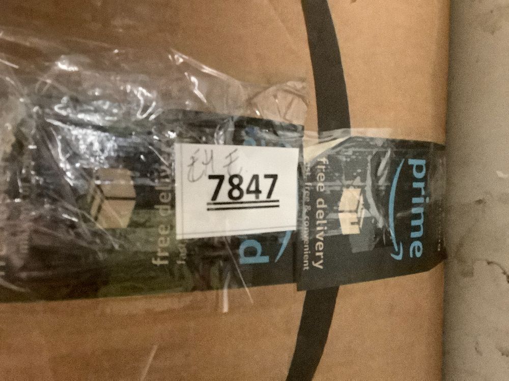 Automotive Cover and 2-Pack of Car Window Shades 19inx12in - Image 4 - Lot 7847