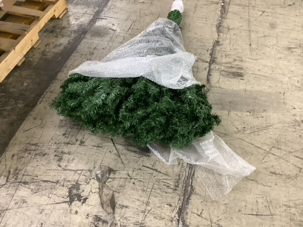 12ft Pre-Lit Spruce Hinged Artificial Christmas Tree w/ 1,300 Incandescent Lights - Image 4 - Lot 27