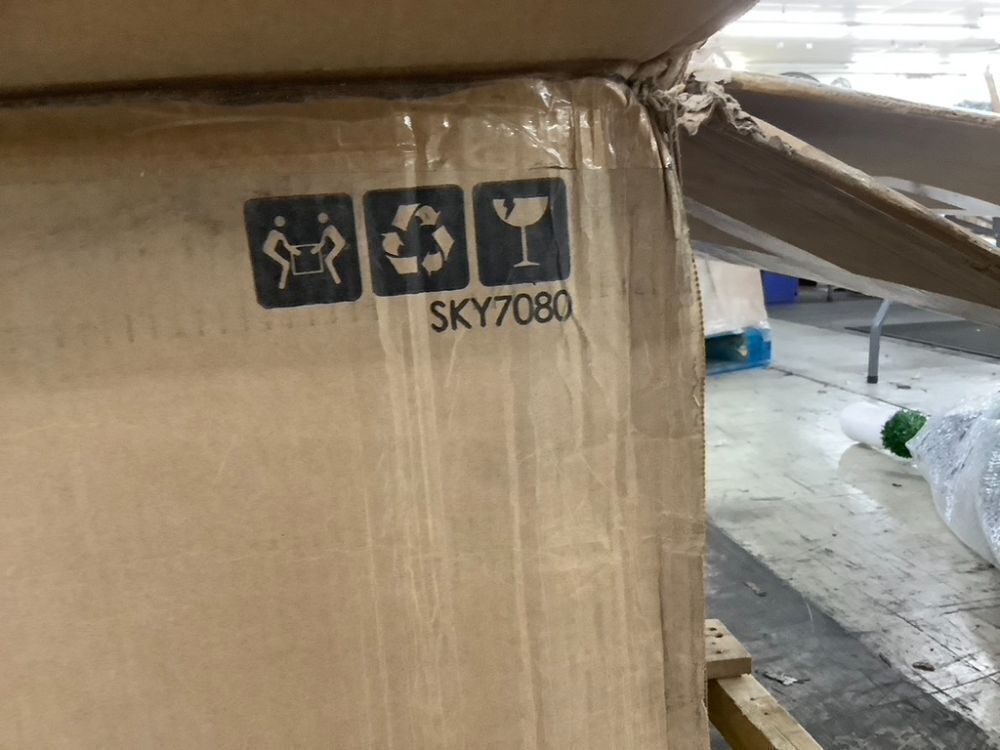 12ft Pre-Lit Spruce Hinged Artificial Christmas Tree w/ 1,300 Incandescent Lights - Image 8 - Lot 27