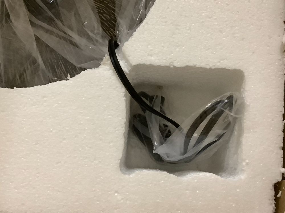 Rustic Ceramic Farmhouse Table Lamp with Linen Drum Shade 20.8" - Image 4 - Lot 167