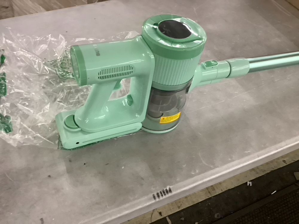 Buty Bulu Handheld Vacuum Cleaner - No Charger - Image 2 - Lot 173