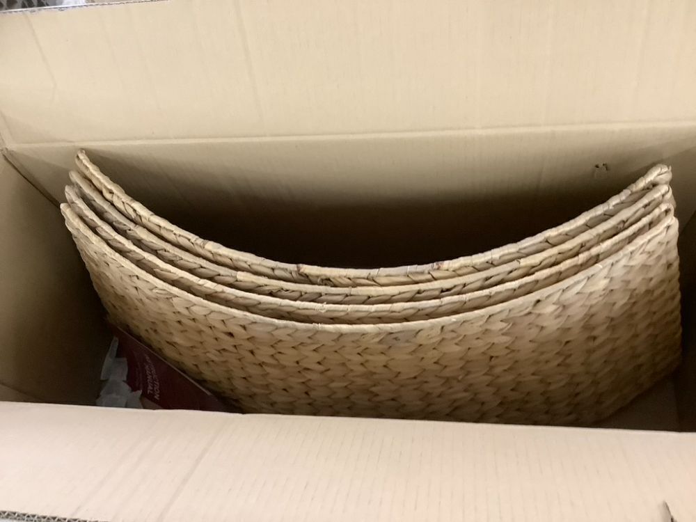 Woven Hyacinth Christmas Holiday Tree Collar - 42in - Image 2 - Lot 176