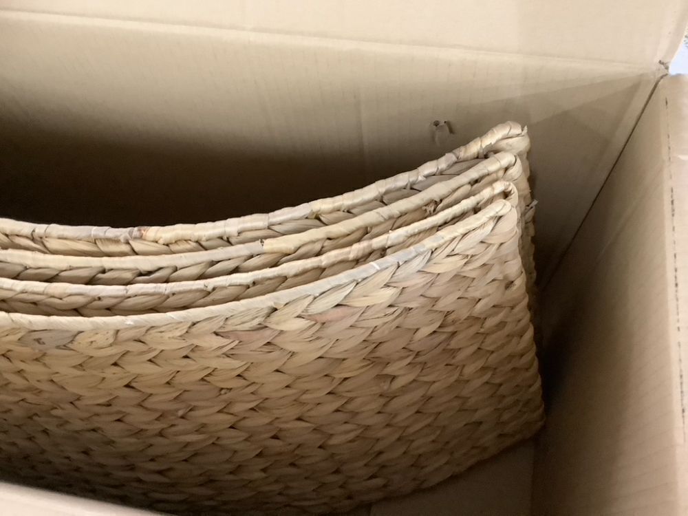 Woven Hyacinth Christmas Holiday Tree Collar - 42in - Image 3 - Lot 176