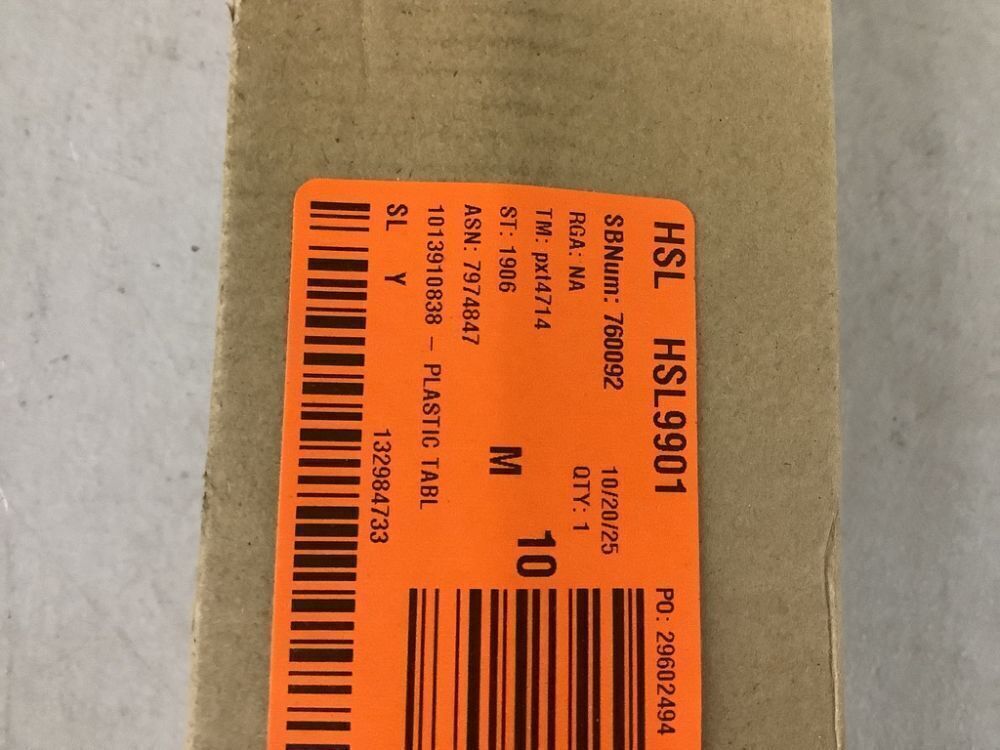 VEVOR Plastic Table Cover 42 x 72 in. 1.5 mm - Image 4 - Lot 224JF