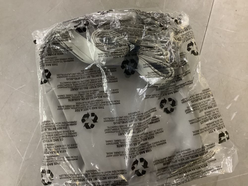 Travelon Anti-Theft Granite The Voyages Slim Crossbody Tote Bag - Image 4 - Lot 233JF