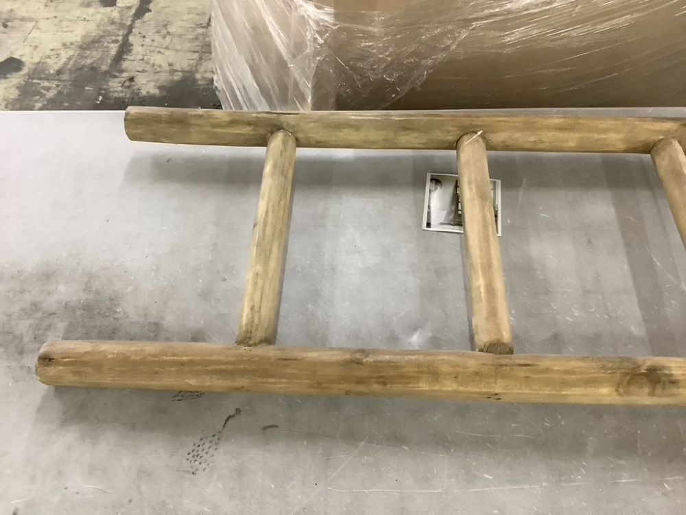 Wood Blanket Ladder - Image 3 - Lot 272