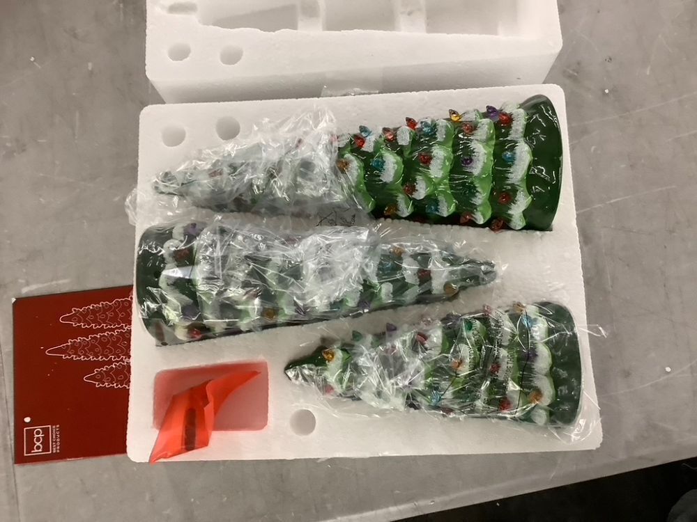 Set of 3 Pre-Lit Ceramic Tabletop Christmas Trees - Image 3 - Lot 274