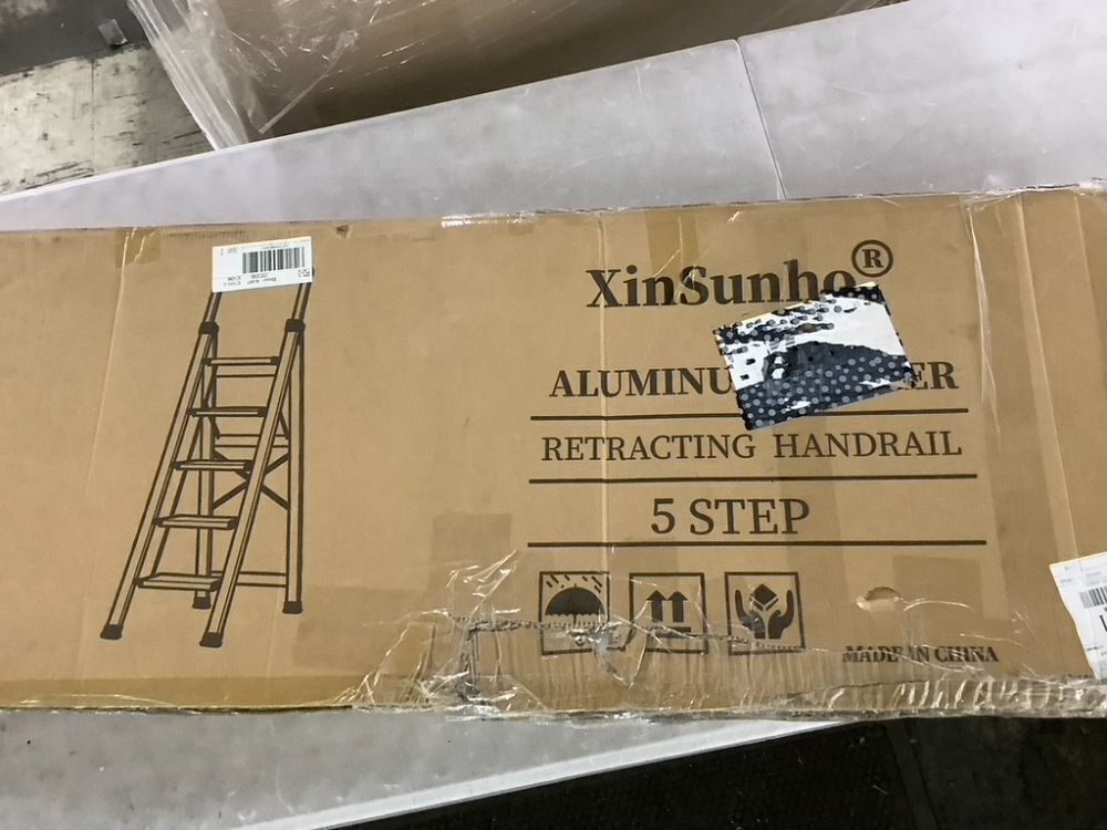 XinSunho 5 Step Retractable Handgrip Folding Step Stool with Anti-Slip Wide Pedal - Image 3 - Lot 276