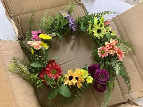 22" Mixed Floral Wreath - Lot 337JF