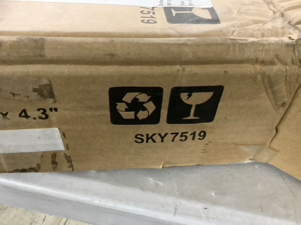 Large Water Hyacinth Double Laundry Hamper Basket w/ 2 Liner Bags - Image 7 - Lot 367