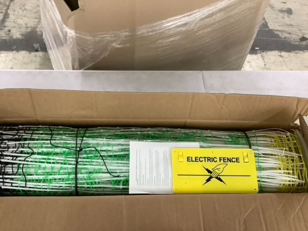 Electric Fence Netting, 35" H x 164' L - Image 2 - Lot 373