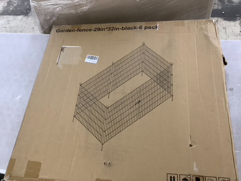 Garden Fence with Gate, 29" x 32", 6 Panels - Image 1 - Lot 375