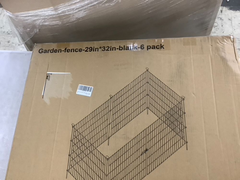 Garden Fence with Gate, 29" x 32", 6 Panels - Image 2 - Lot 375