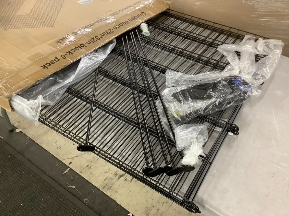 Garden Fence with Gate, 29" x 32", 6 Panels - Image 3 - Lot 375