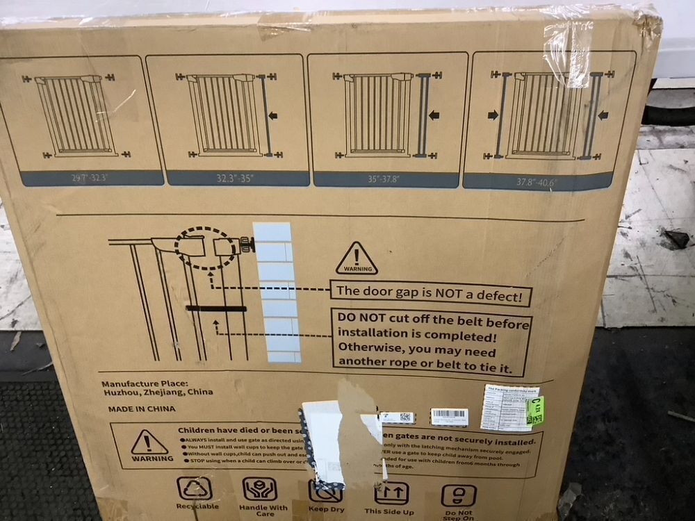 Cumbor 29.7-40.6" Baby Gate - Image 5 - Lot 377