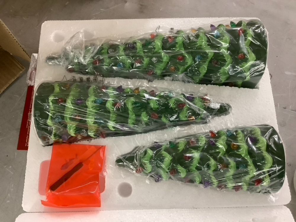 Set of 3 Pre-Lit Ceramic Tabletop Christmas Trees - Image 2 - Lot 480