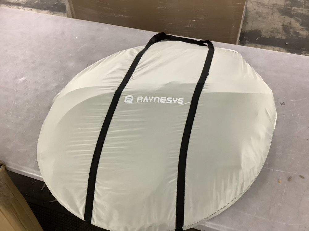 Raynesys Sports Pods, Instant Pop Up Bubble Tent Fits 3-4 Persons - Zipper Broken on Cover - Image 4 - Lot 571
