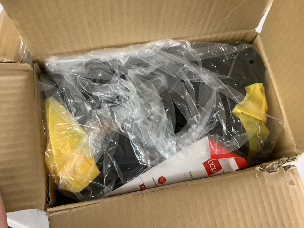 Lighted Inflatable Santa Claus & Reindeer Christmas Decoration - 9ft - Image 2 - Lot 575